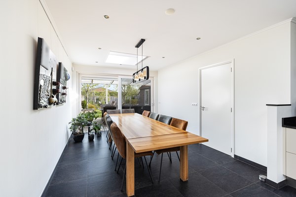 Foto - Te koop:  Royale twee-onder-een-kapwoning met comfort en ruimte!